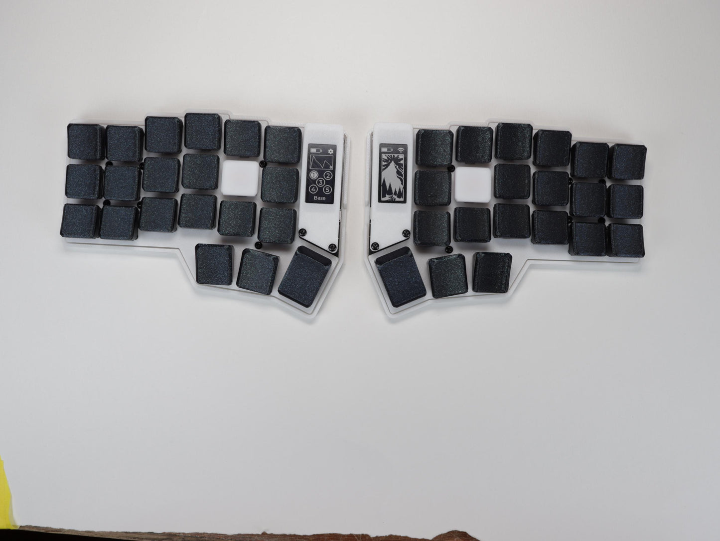 Corne GalaxyFlex Wireless Split Keyboard – Low-Profile Choc