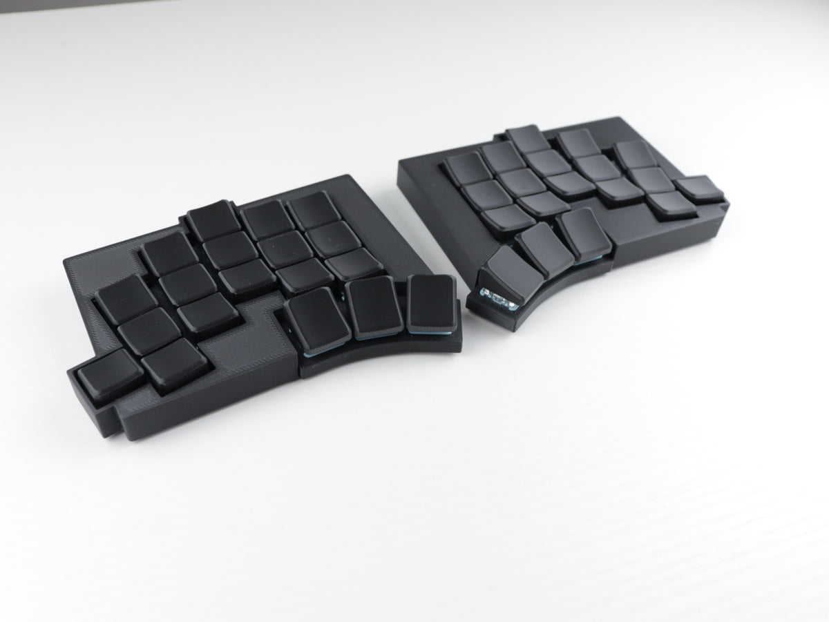 Totem wired split keyboard "Night"