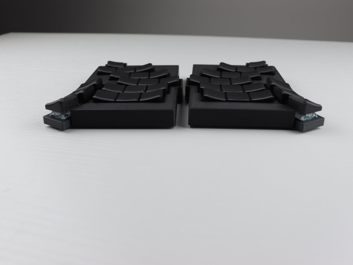Totem wired split keyboard "Night"