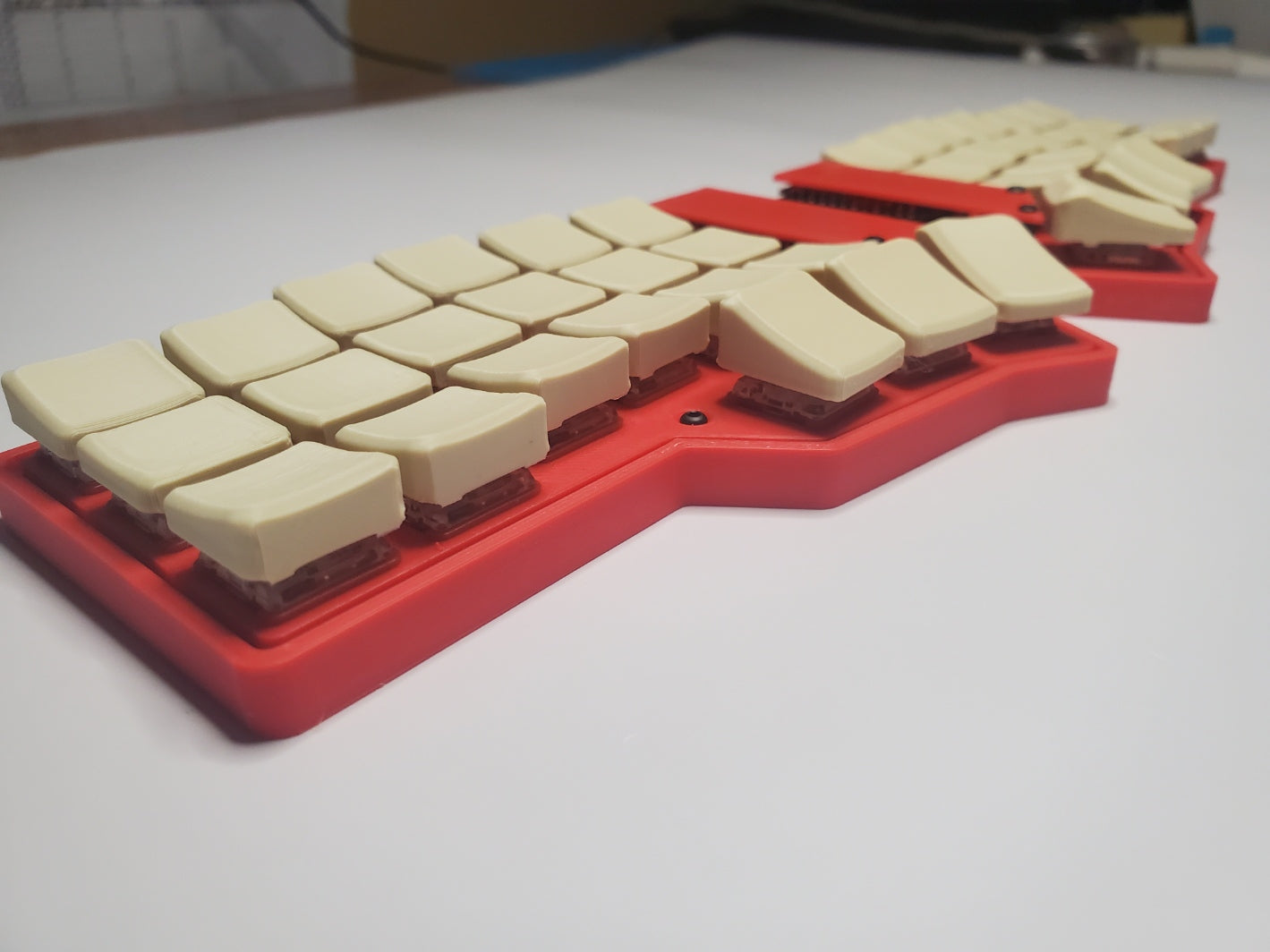 Corne  Choc Wireless Split Keyboard "RedFlex"