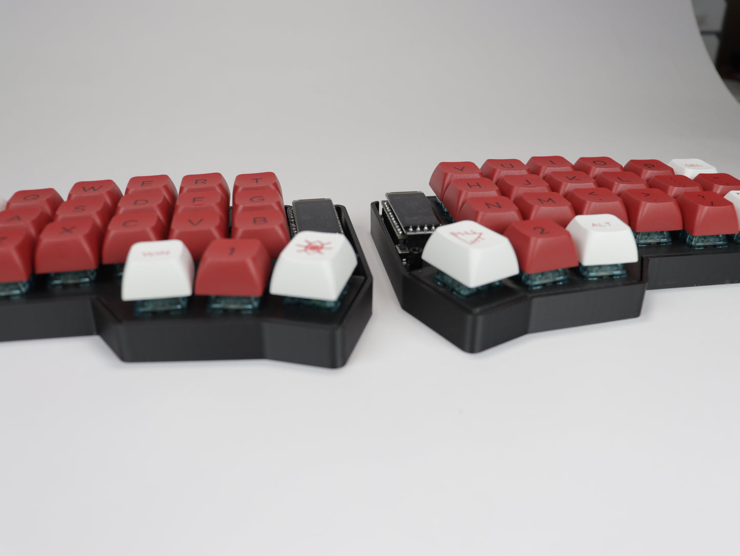 Corne Wireless Split Keyboard "Admin"