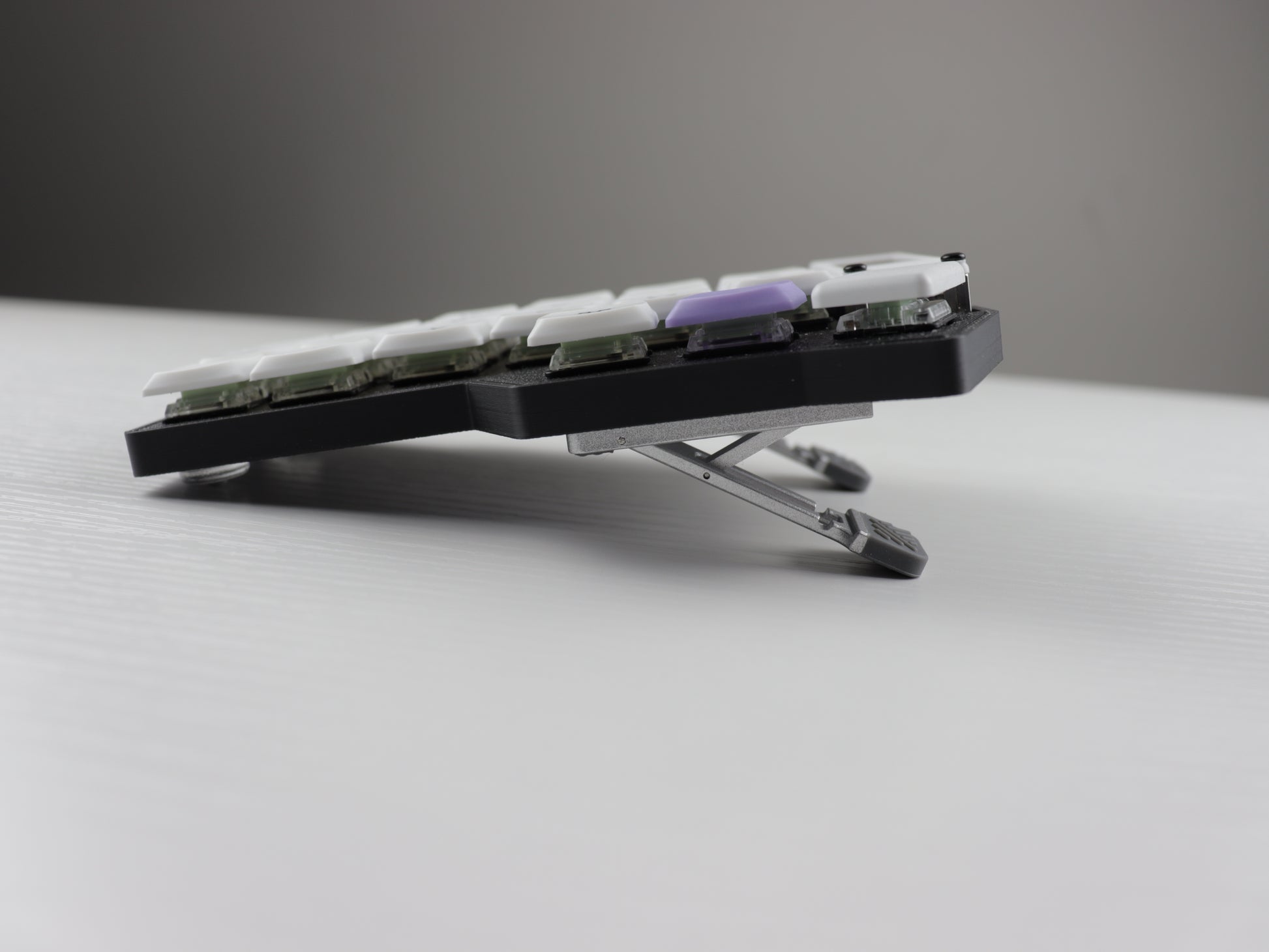 Split Keyboard Tenting Feet – Ergonomic Adjustable Stand