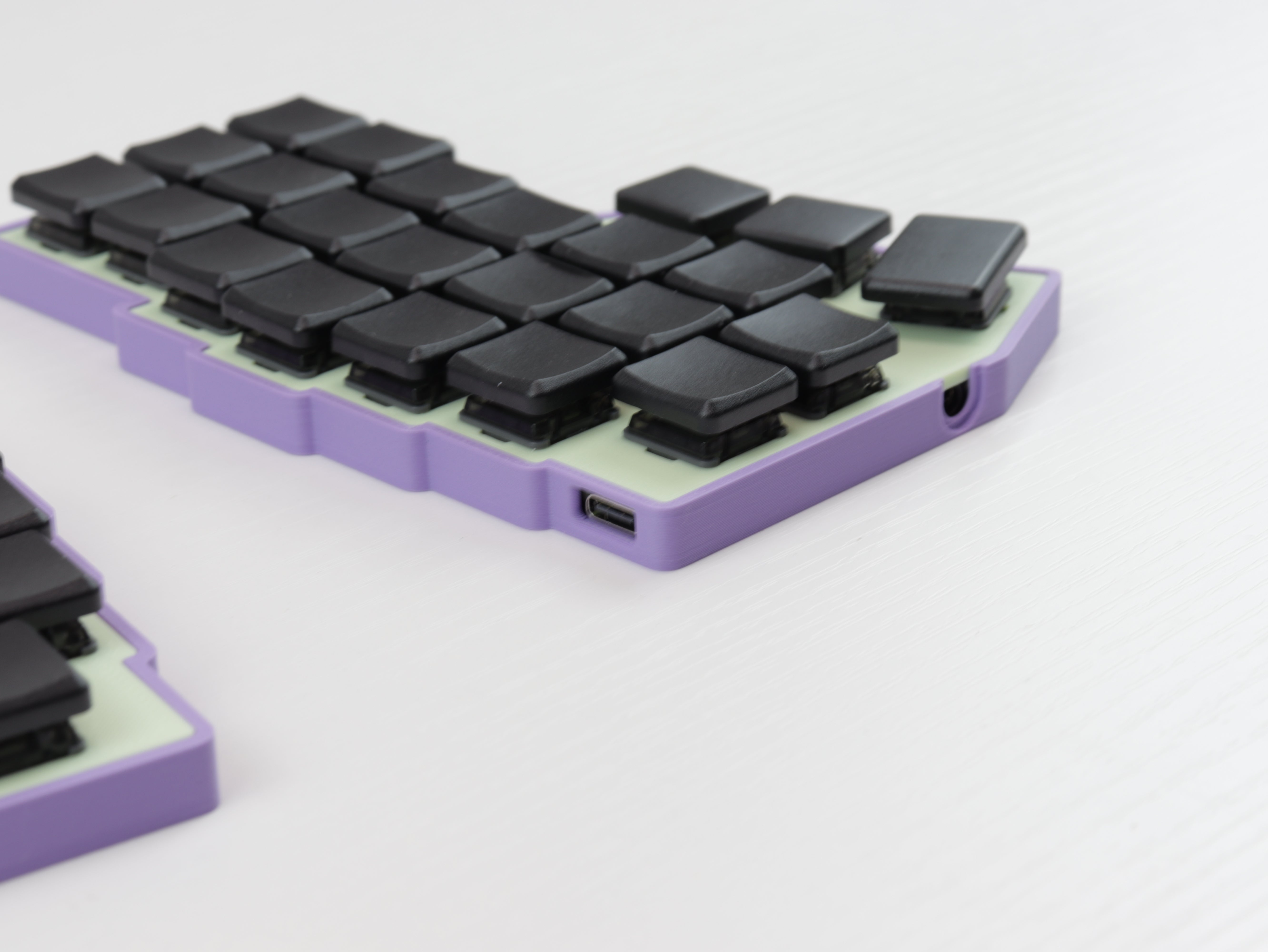 Corne V4 Choc V1 or V2 wired Split Keyboard – KeyboardHoarders LLC