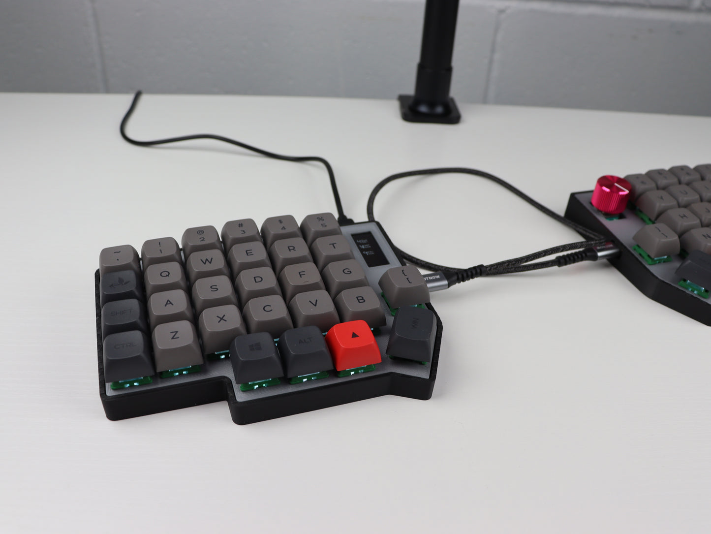 Lotus58 USB C Split Mechanical Keyboard "Shine v2"