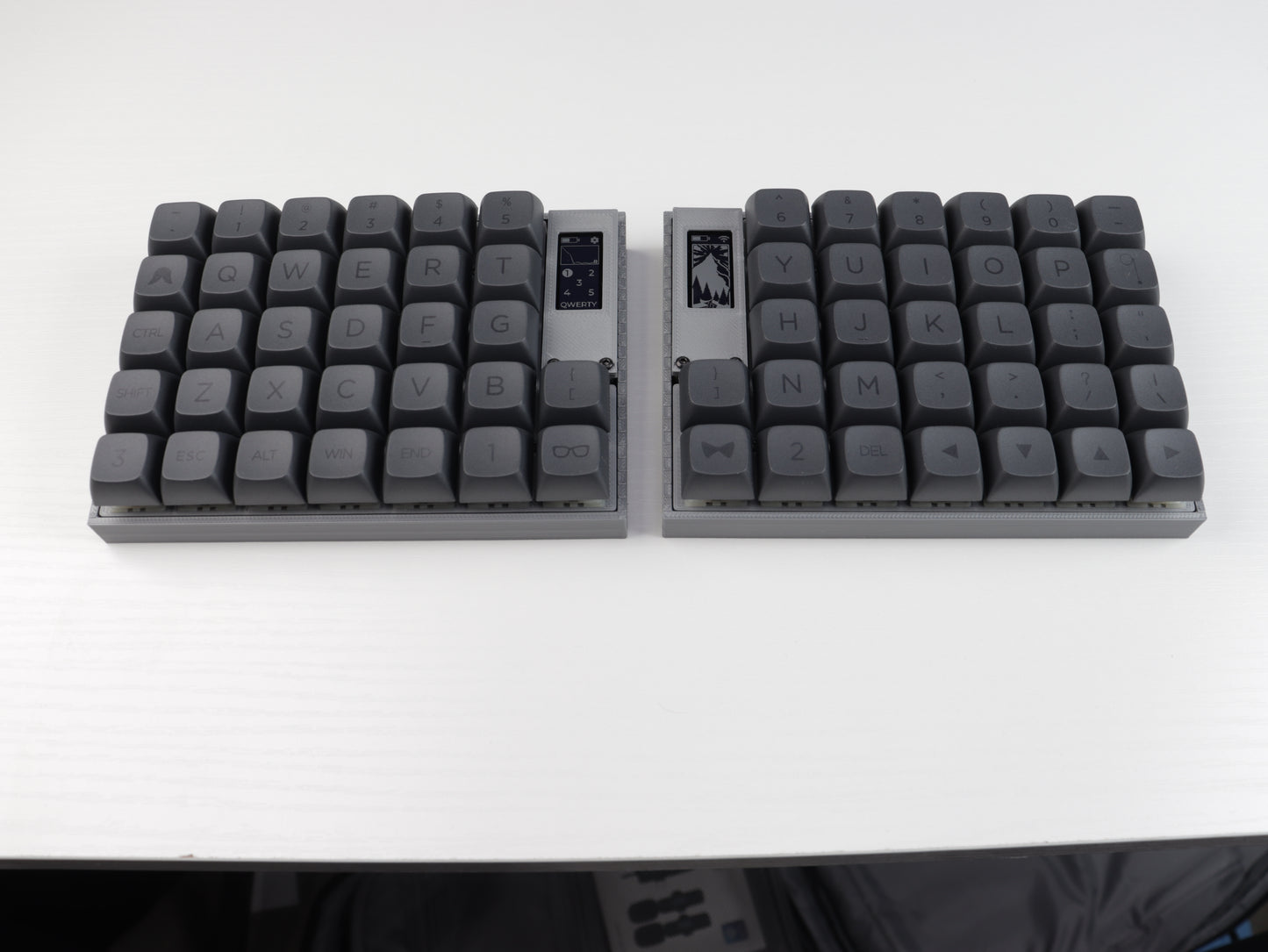 Felix64 "Void" Wireless Split Ergonomic Keyboard — Hotswap, ZMK, NiceView Display