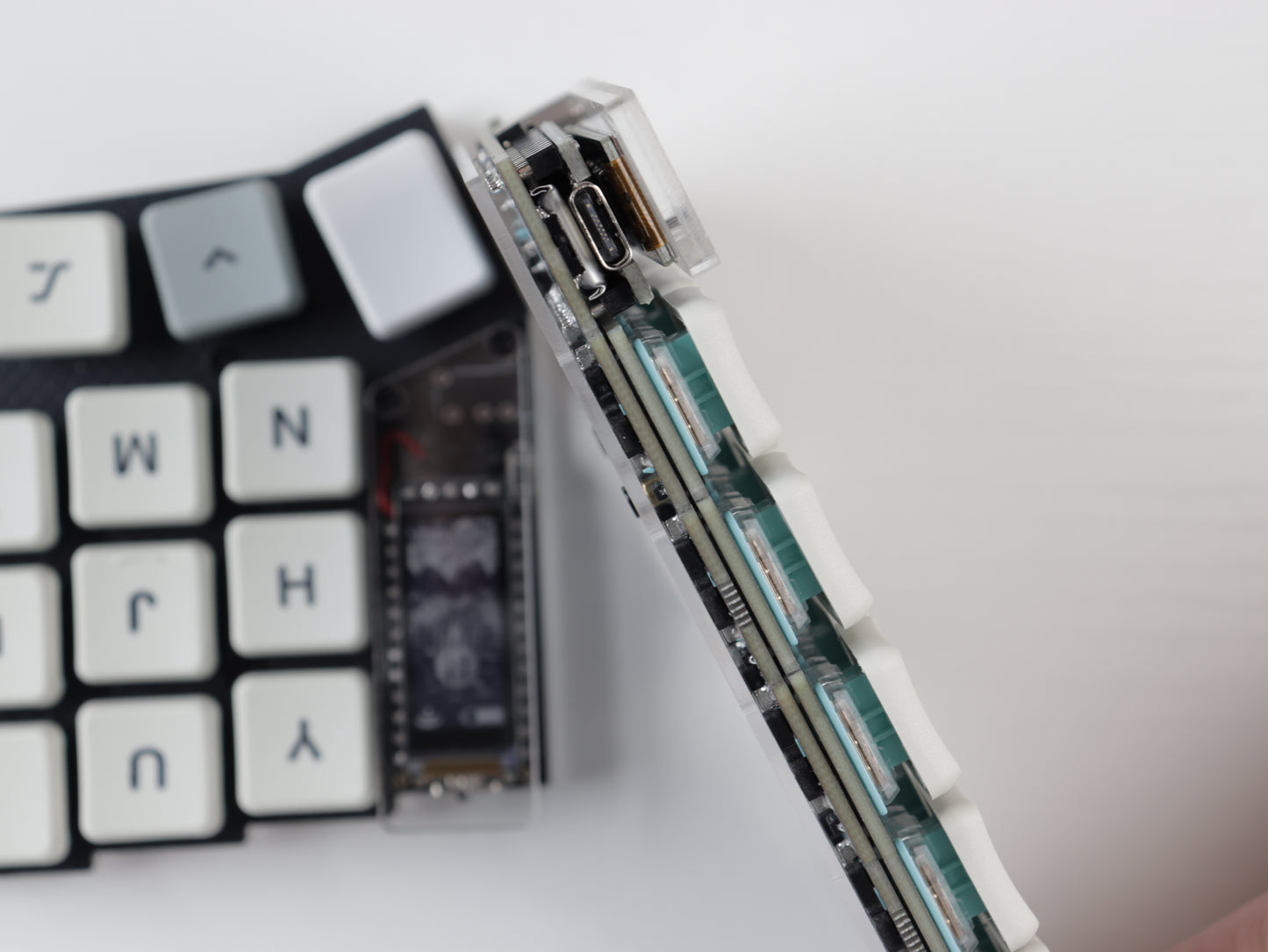 Corne Choc Wireless Split Keyboard – Low Profile FR4 and acrylic stacked plates