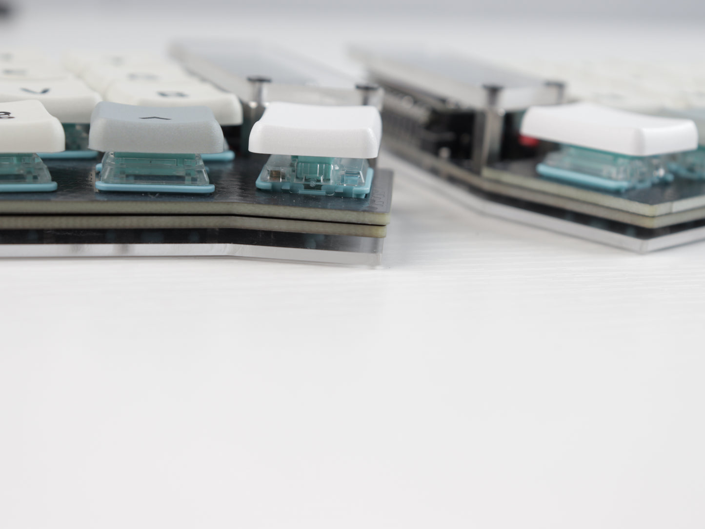 Corne Choc Wireless Split Keyboard – Low Profile FR4 and acrylic stacked plates