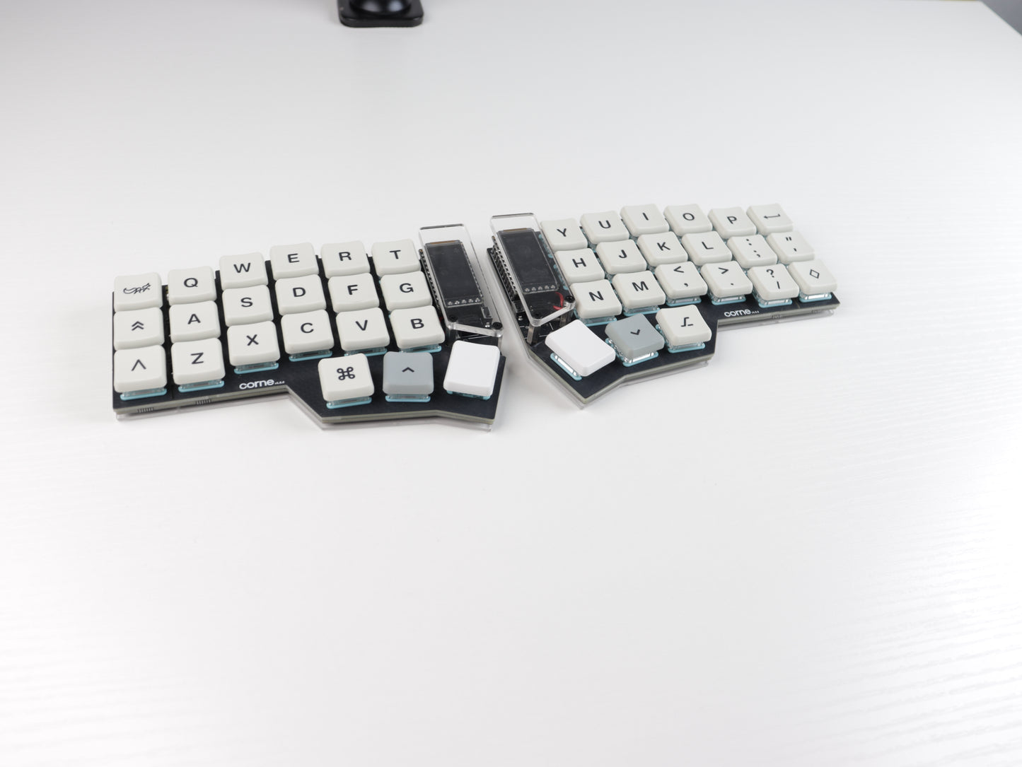 Corne Choc Wireless Split Keyboard – Low Profile FR4 and acrylic stacked plates