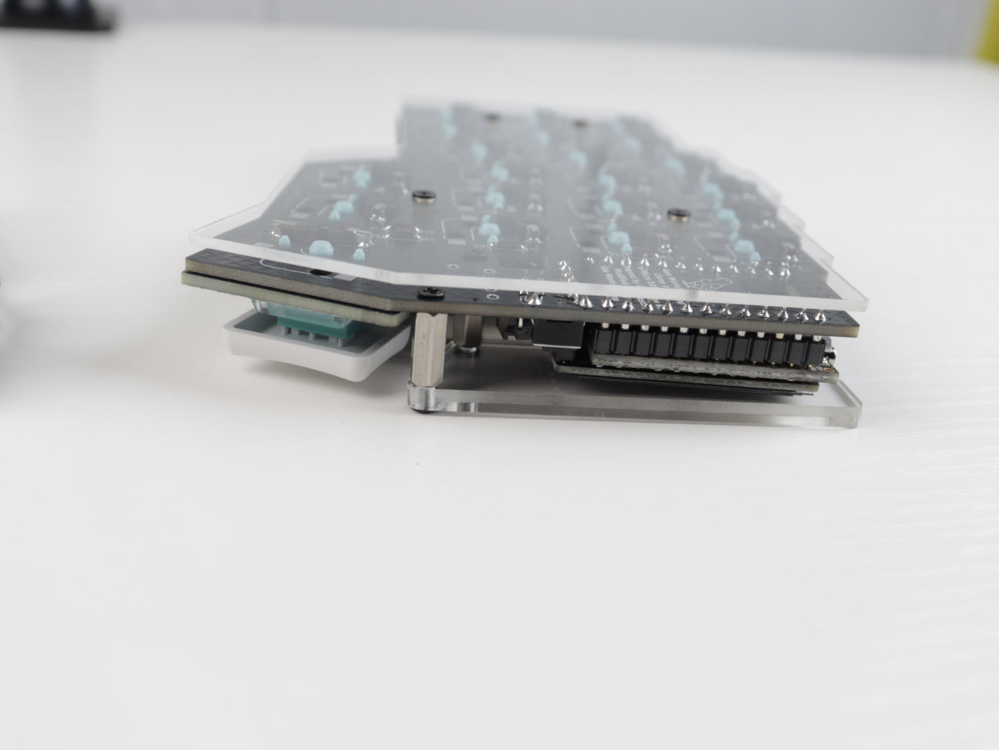 Corne Choc Wireless Split Keyboard – Low Profile FR4 and acrylic stacked plates
