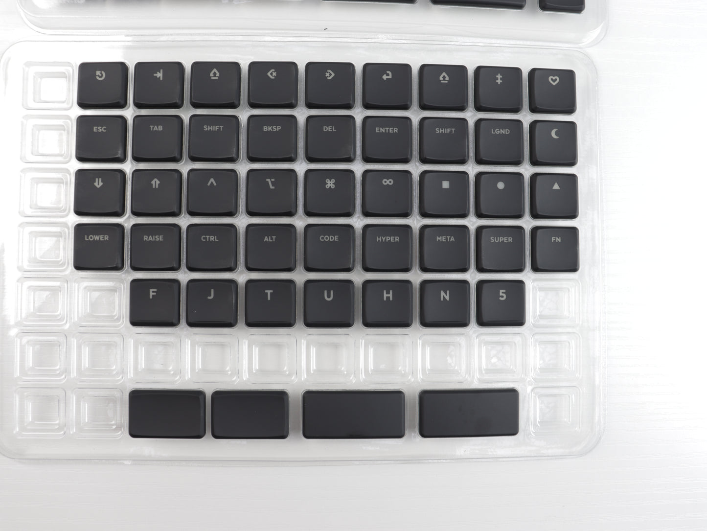 MBK Legend Glow R2 Black - Choc V1 keycaps - Shine through