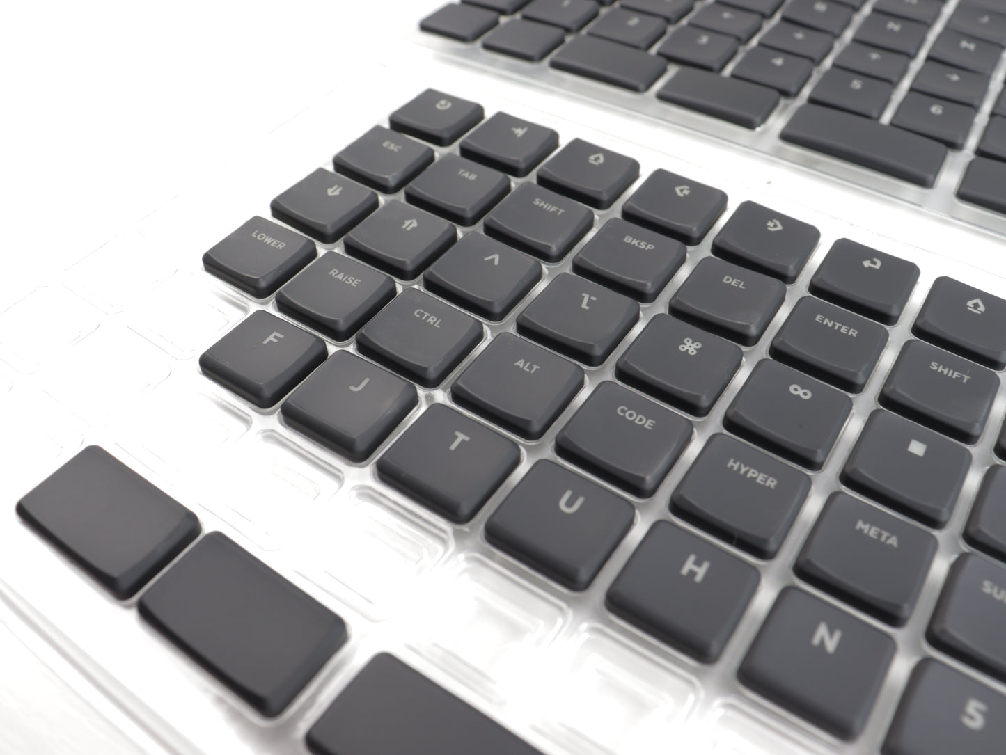 MBK Legend Glow R2 Black - Choc V1 keycaps - Shine through