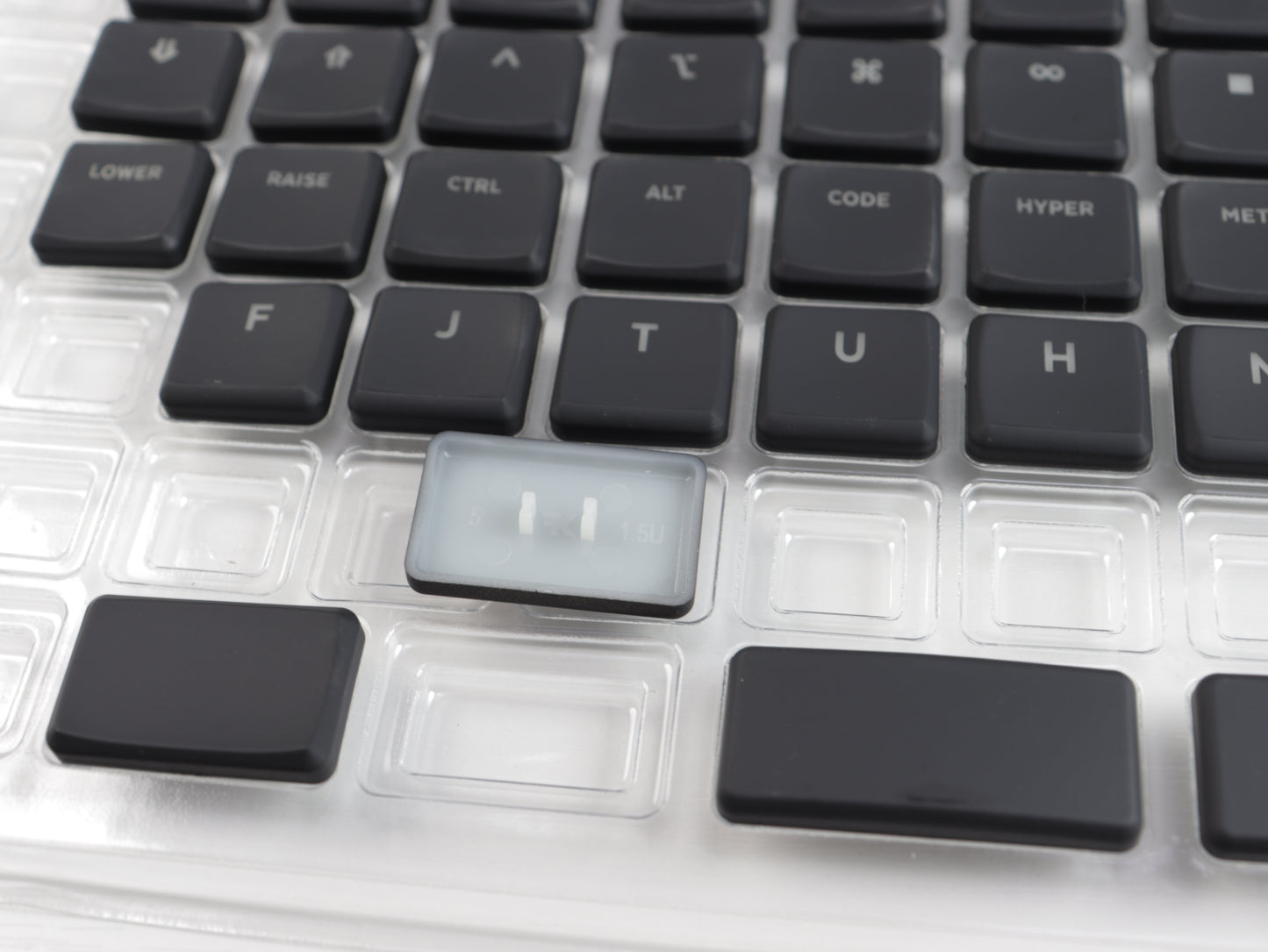 MBK Legend Glow R2 Black - Choc V1 keycaps - Shine through